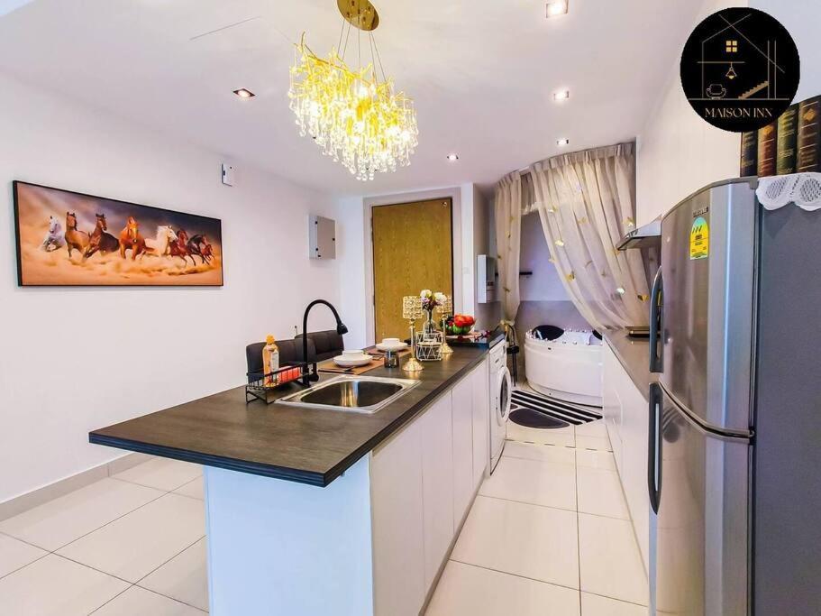 Southkey Mosaic Staycation Walk To Mid Valley Shopping Center Apartemen Johor Bahru