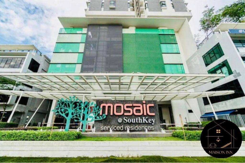 Southkey Mosaic Staycation Walk To Mid Valley Shopping Center Apartemen